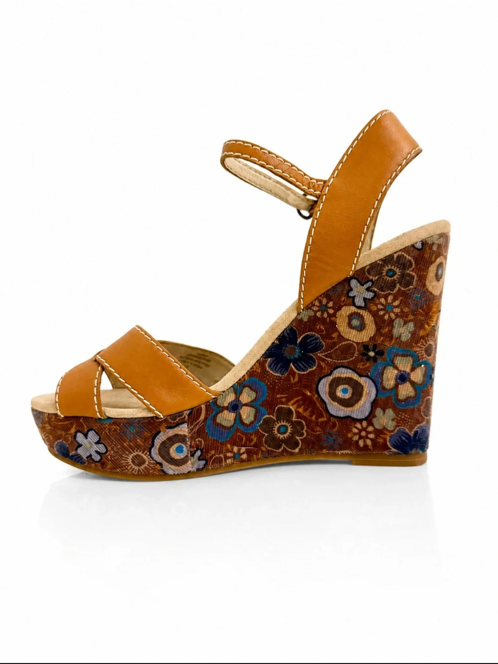 NWOT GUESS Floral Platform Wedge Sandals Size 6